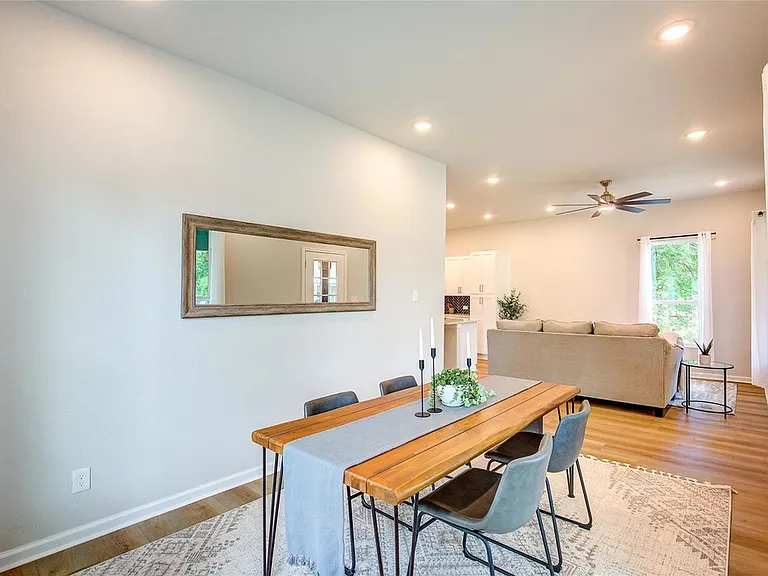 411 N Josephine St — Photo 2