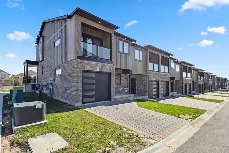 815 Sarnia Rd #1 — Photo 11
