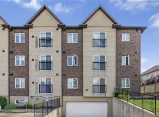 886 Golf Links Rd #108, Hamilton, ON L9K1J8