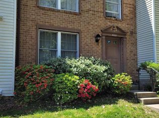 5522 Inverness Woods Ct, Fairfax, VA 22032