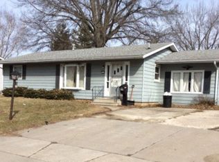 703 Arlington Dr, Marshalltown, IA 50158