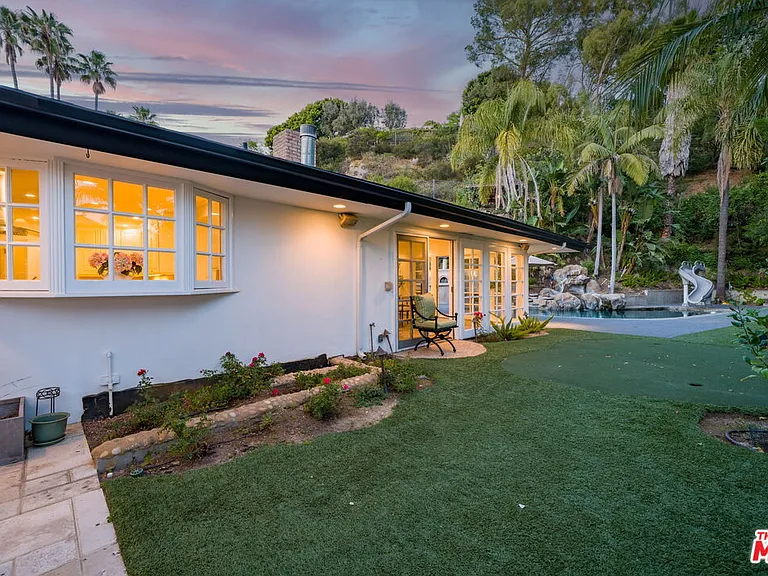 9023 Alto Cedro Dr — Photo 19