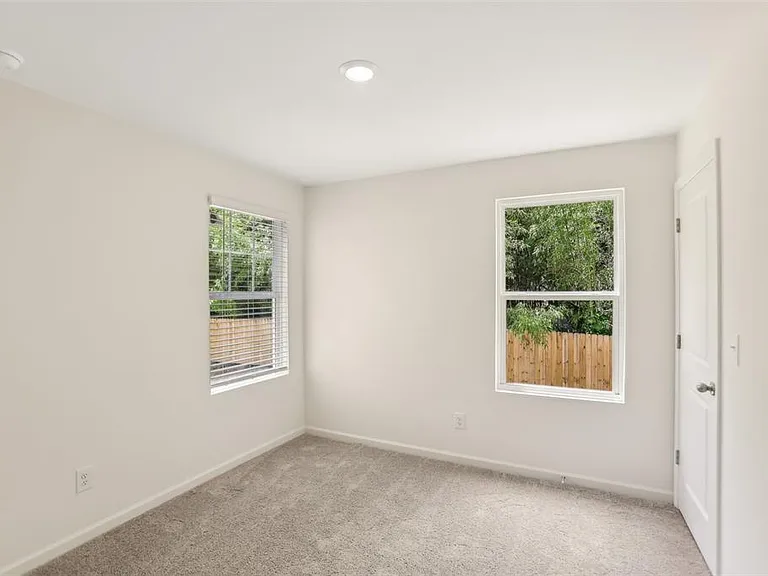 2578 Grey Hawk Dr — Photo 17