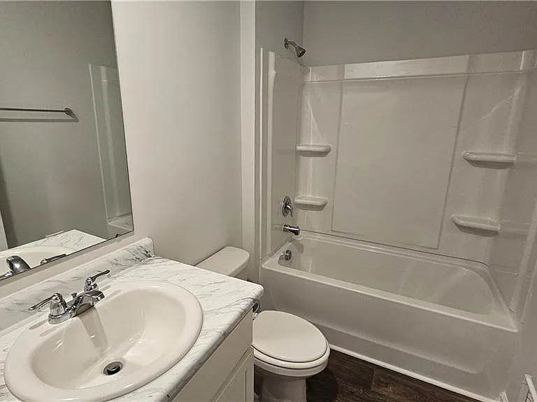 511 Autumns Wood Cir W — Photo 12