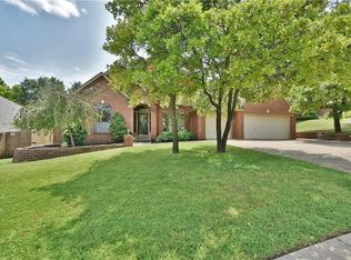 2808 Mission Dr, Edmond, OK 73034