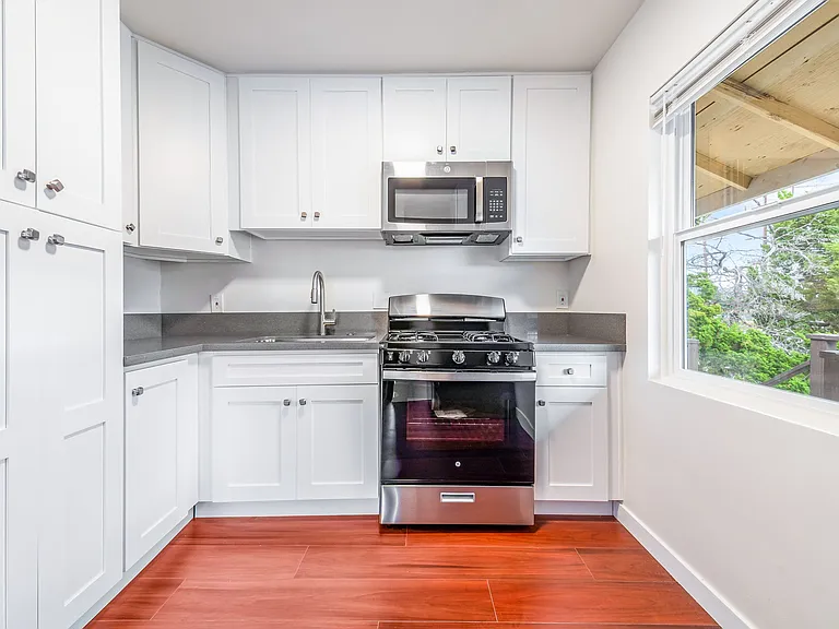 5863 Whitnall Hwy #4 — Photo 4