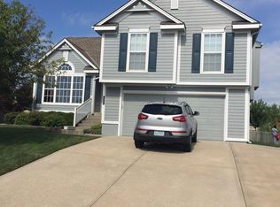 1008 NE Depot Dr, Lees Summit, MO 64086
