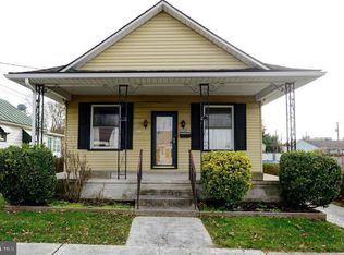 207 E 2nd St, Hummelstown, PA 17036