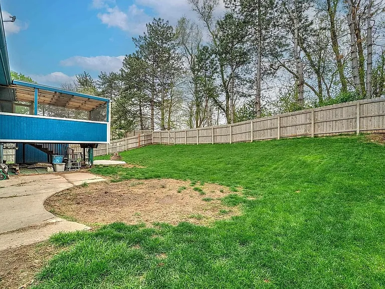 1329 Scott Rd — Photo 37