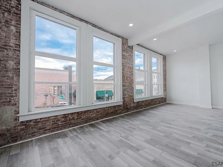 500 Main St #201 — Photo 31