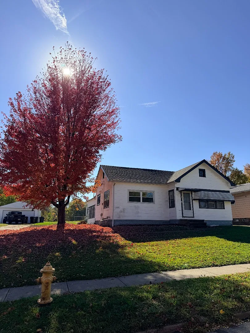 Renovated 3-Bedroom Single Family House in Parma | Garage + Laundry Hookups — Photo 3