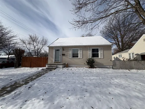 4216 Syracuse St, Dearborn Heights, MI 48125