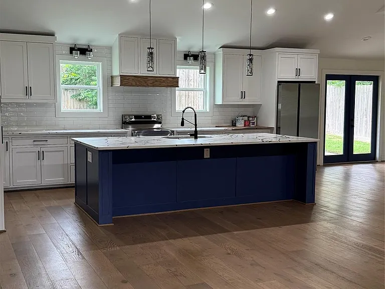 10042 Westview Dr — Photo 2