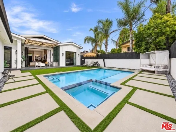 6207 Babcock Ave, North Hollywood, CA 91606