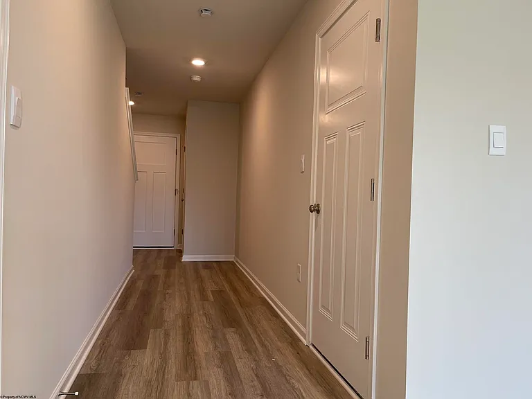 747 Hardman Dr — Photo 22
