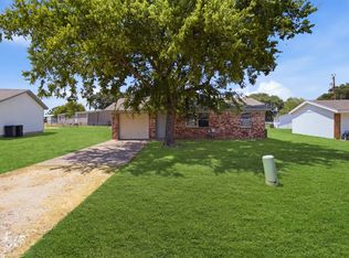 1517 Coral Cut Off, Azle, TX 76020