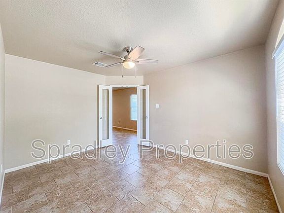 4th image of 212 Avrshire Ln