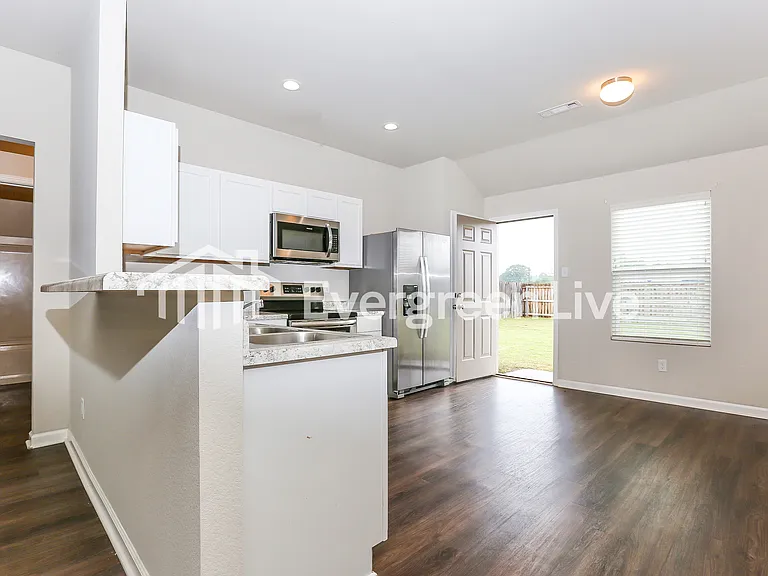 124 Sunland Dr — Photo 5