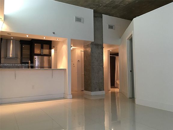 3rd image of 850 N Miami Ave #101