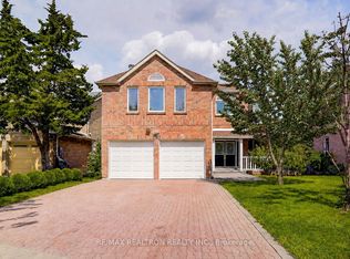 233 Brimson Dr, Newmarket, ON L3X 1H8