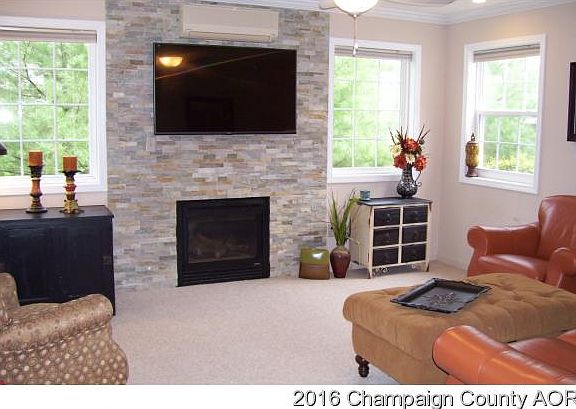 3rd image of 15 Corrine Ct