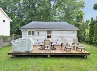 5850 Woodbine, Pinckney, MI 48169