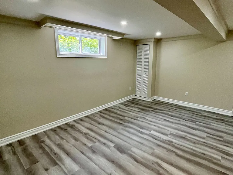 36 Spry Ave #LOWER — Photo 3