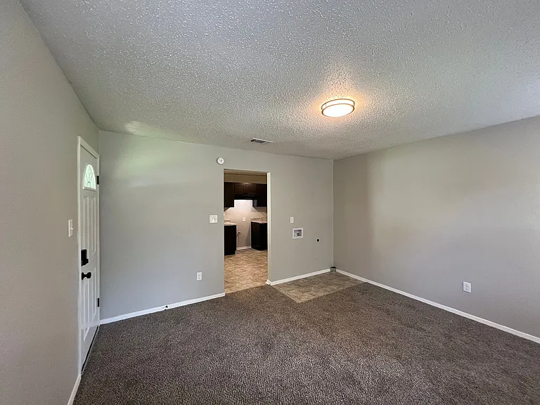 513 Marlowe Ave — Photo 3