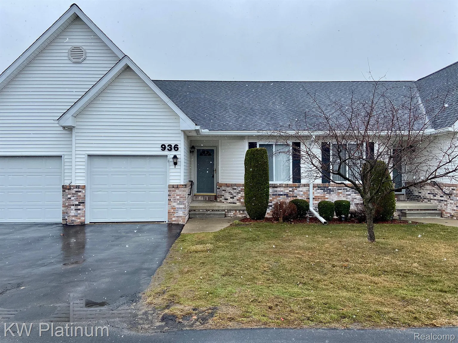 936 Lighthouse Dr photo 1