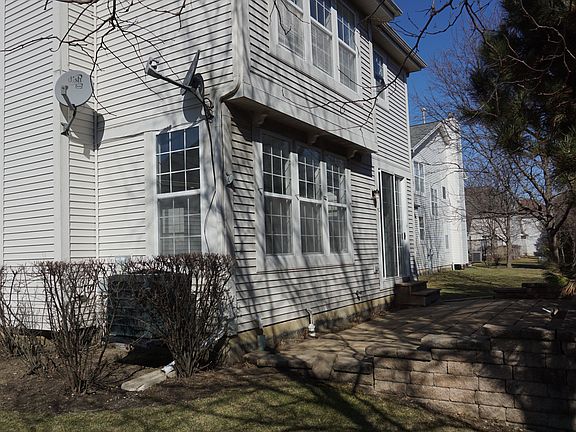 2nd image of 1112 Amelia Ct