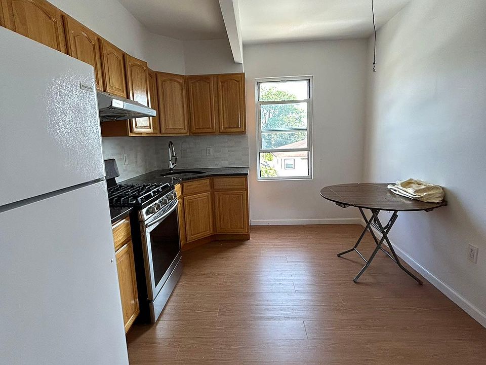 1st image of 252 Moreland St #2A