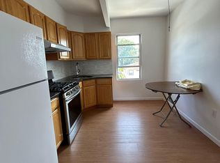 252 Moreland St #2A, Staten Island, NY 10306