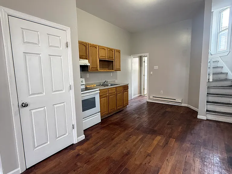 57 E Runyon St #1A — Photo 6