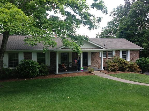 4th image of 912 Snowdon Dr