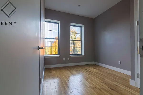 Rented by ERNY LLC | media 4