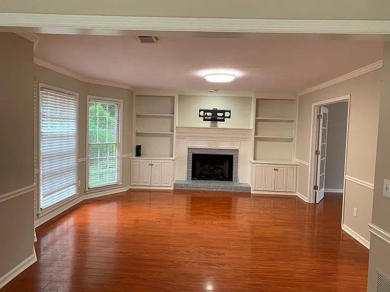 3014 Eglantine Ct — Photo 2
