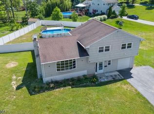 33 Jefferson Ter, Ogdensburg, NJ 07439