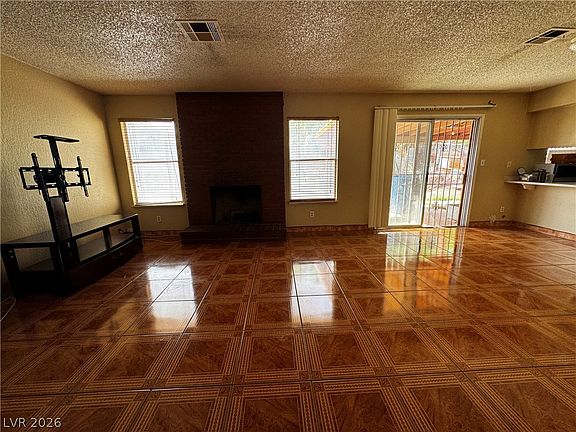 4th image of 5025 Hayward Ave