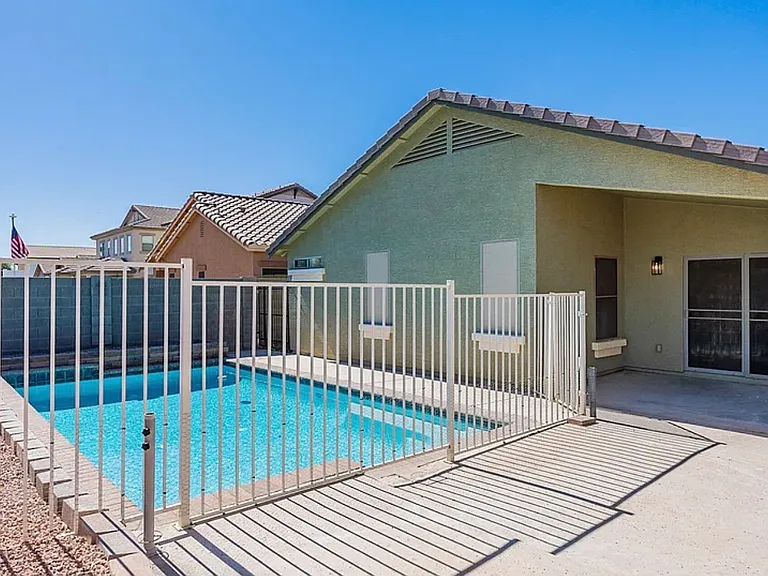 38645 N Lamar Dr — Photo 16