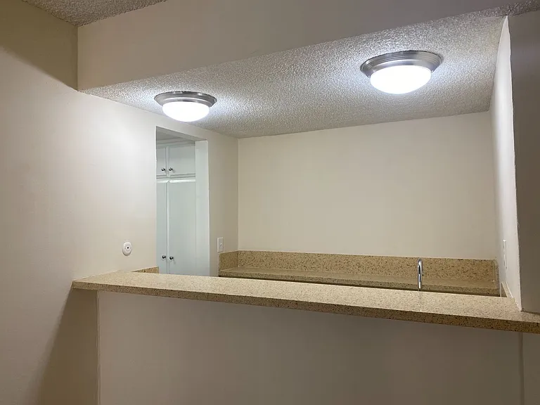 Terraces at the Oaks Apartments — Photo 33