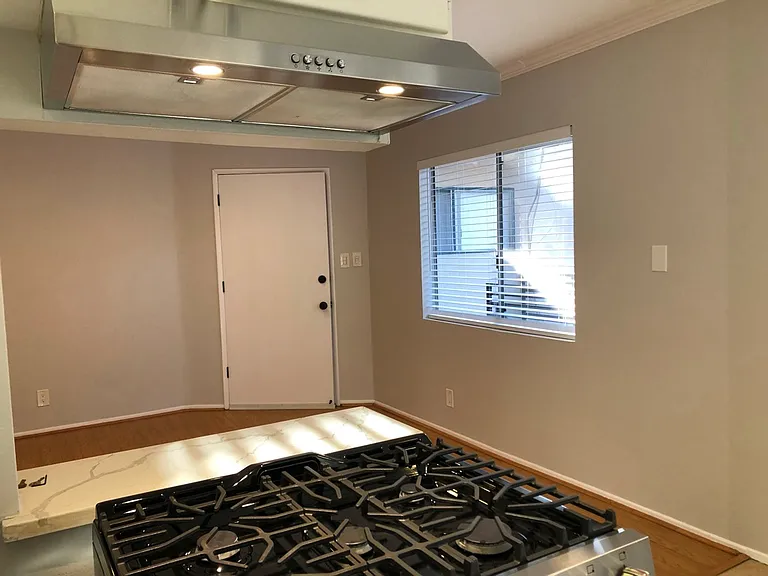120 Roswell Ave #9 — Photo 25