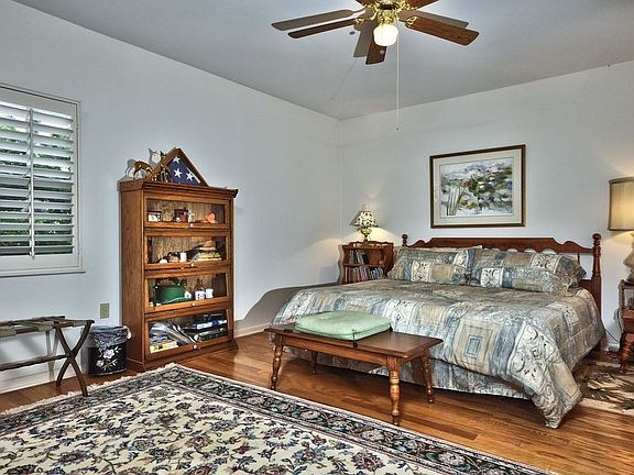 5th image of 4619 W Browning Ave