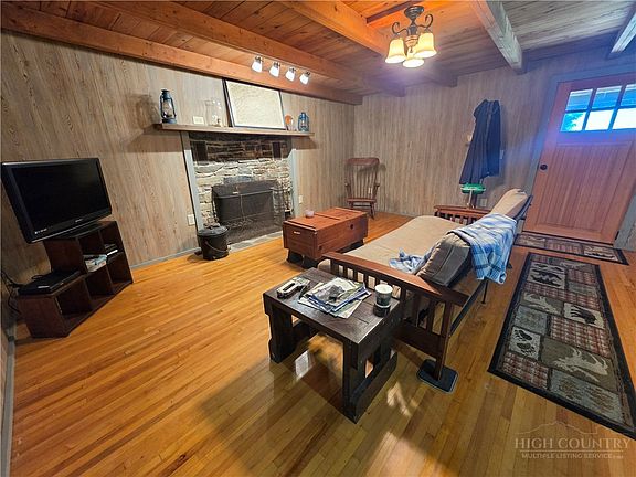 2nd image of 675 Clifton Springs Trl
