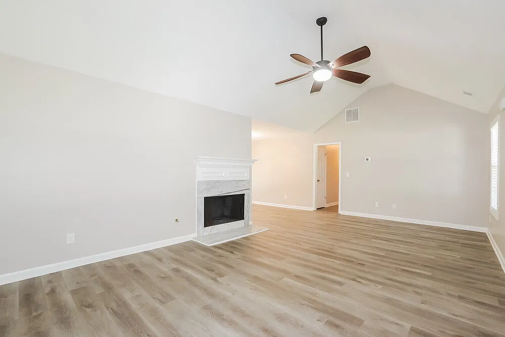 3 bed, 2.0 bath, 1586 sqft, $1,775 — Photo 4