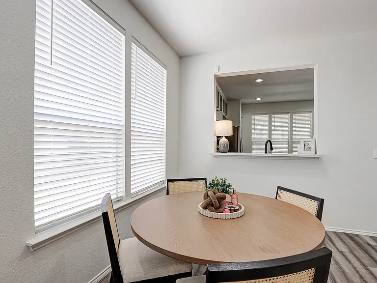 10716 Traymore Dr — Photo 15