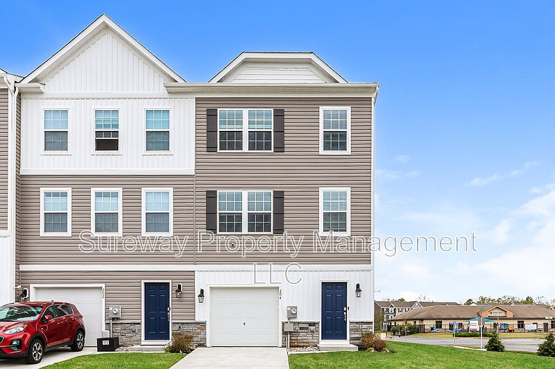 1st image of 204 Sandy Ridge Rd