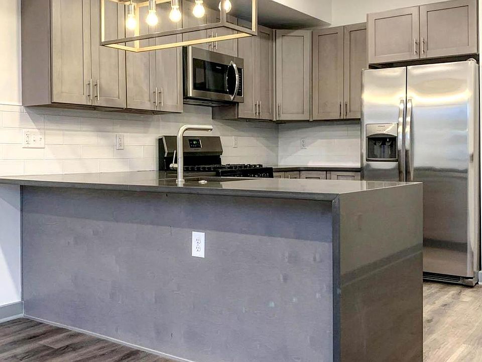 1st image of 415 W Berks St #2