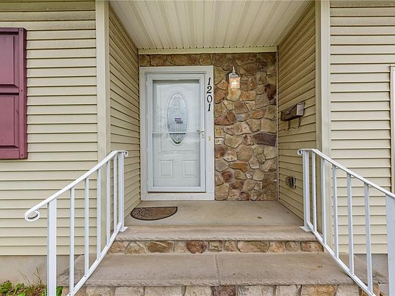 2nd image of 1201 Dukes Pkwy