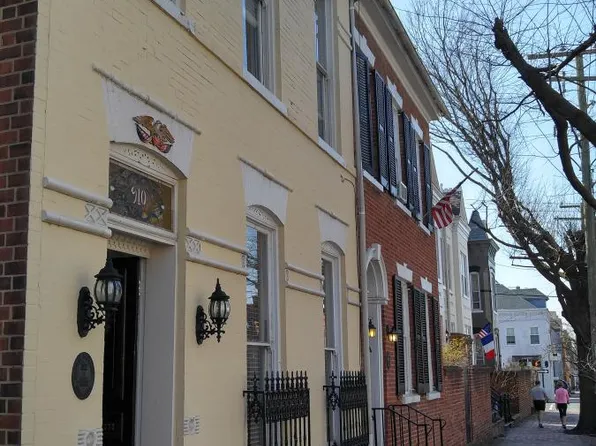 910 Cameron St APT 4, Alexandria, VA 22314