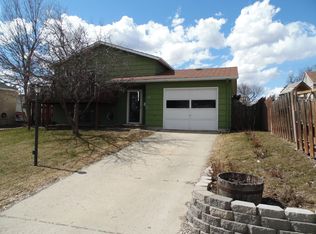 711 6th Ave W, Williston, ND 58801